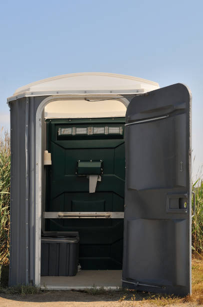 Best Construction site porta potty rental  in Watertown, SD